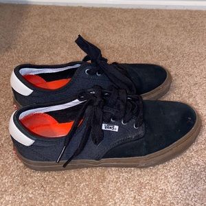 Boys 5.5/women’s 7.5 vans sneaker